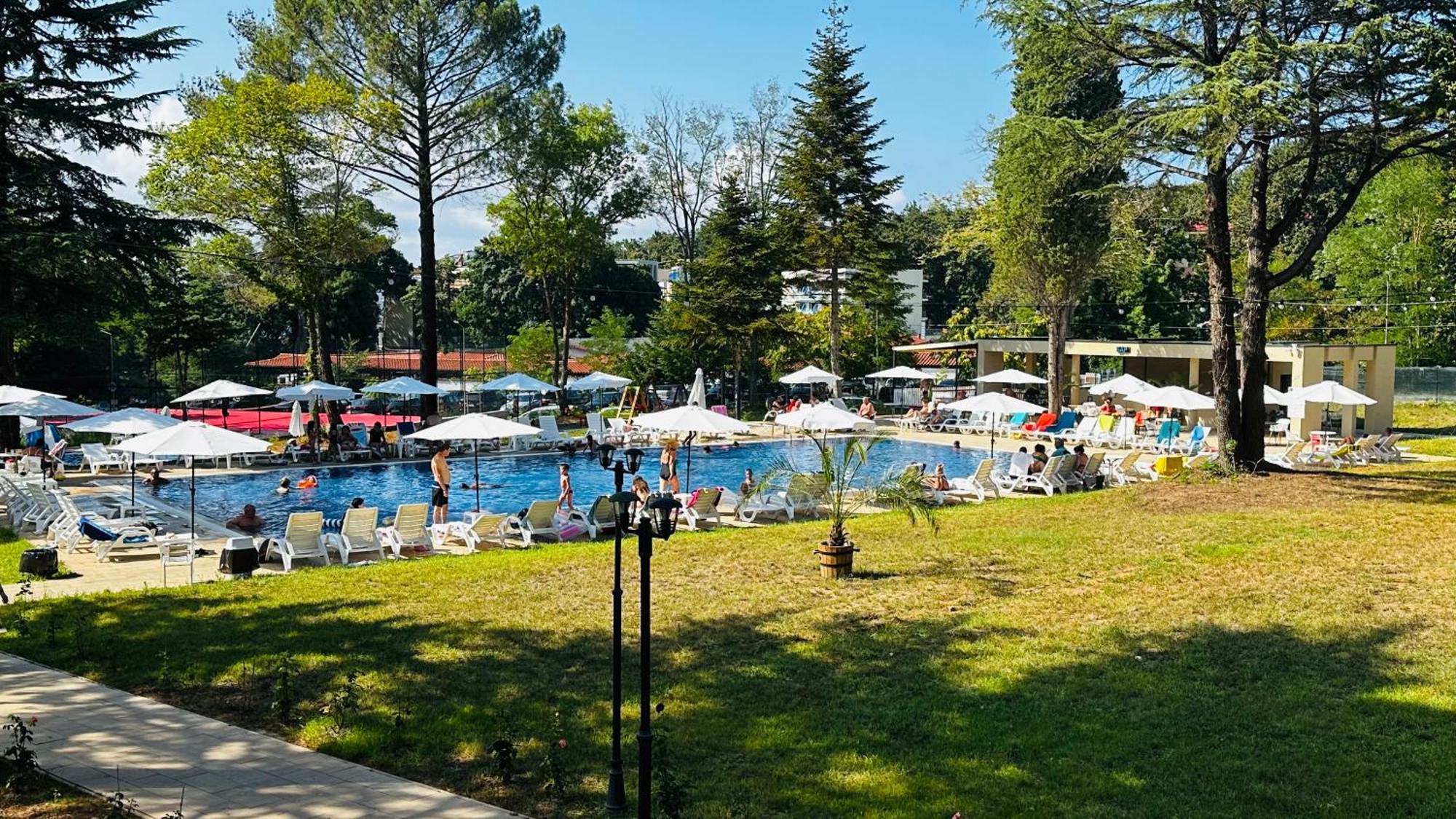 Queen Nelly Park Китен Экстерьер фото
