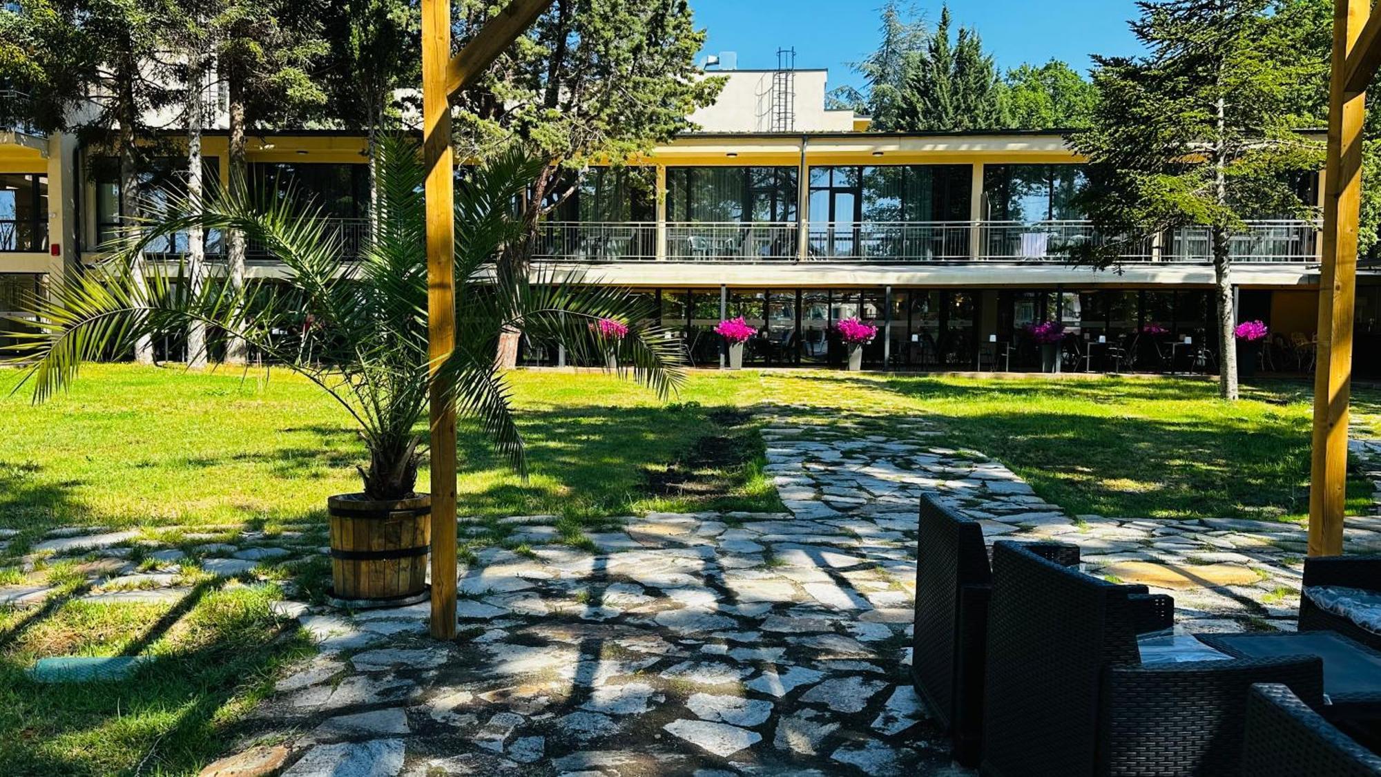 Queen Nelly Park Китен Экстерьер фото
