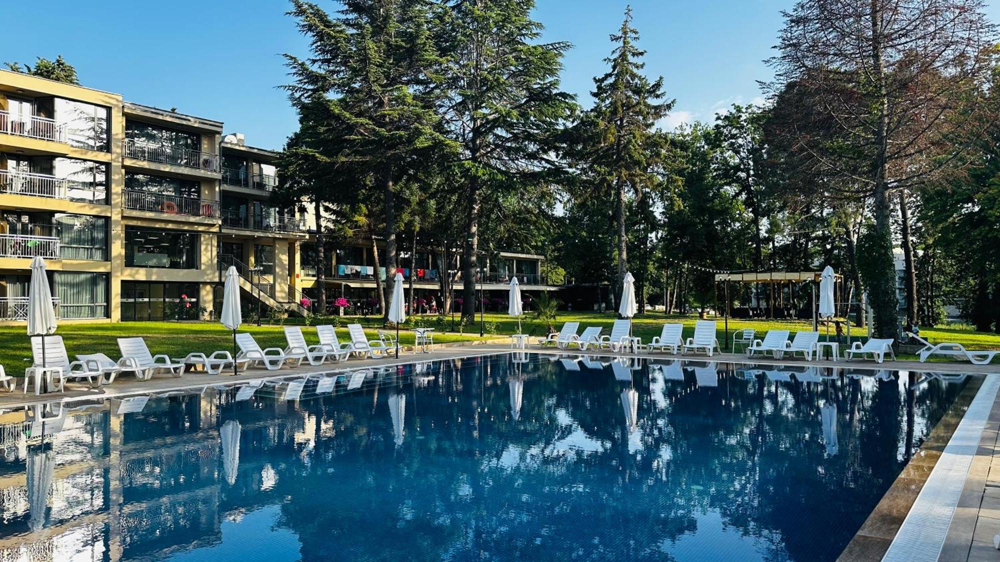 Queen Nelly Park Китен Экстерьер фото