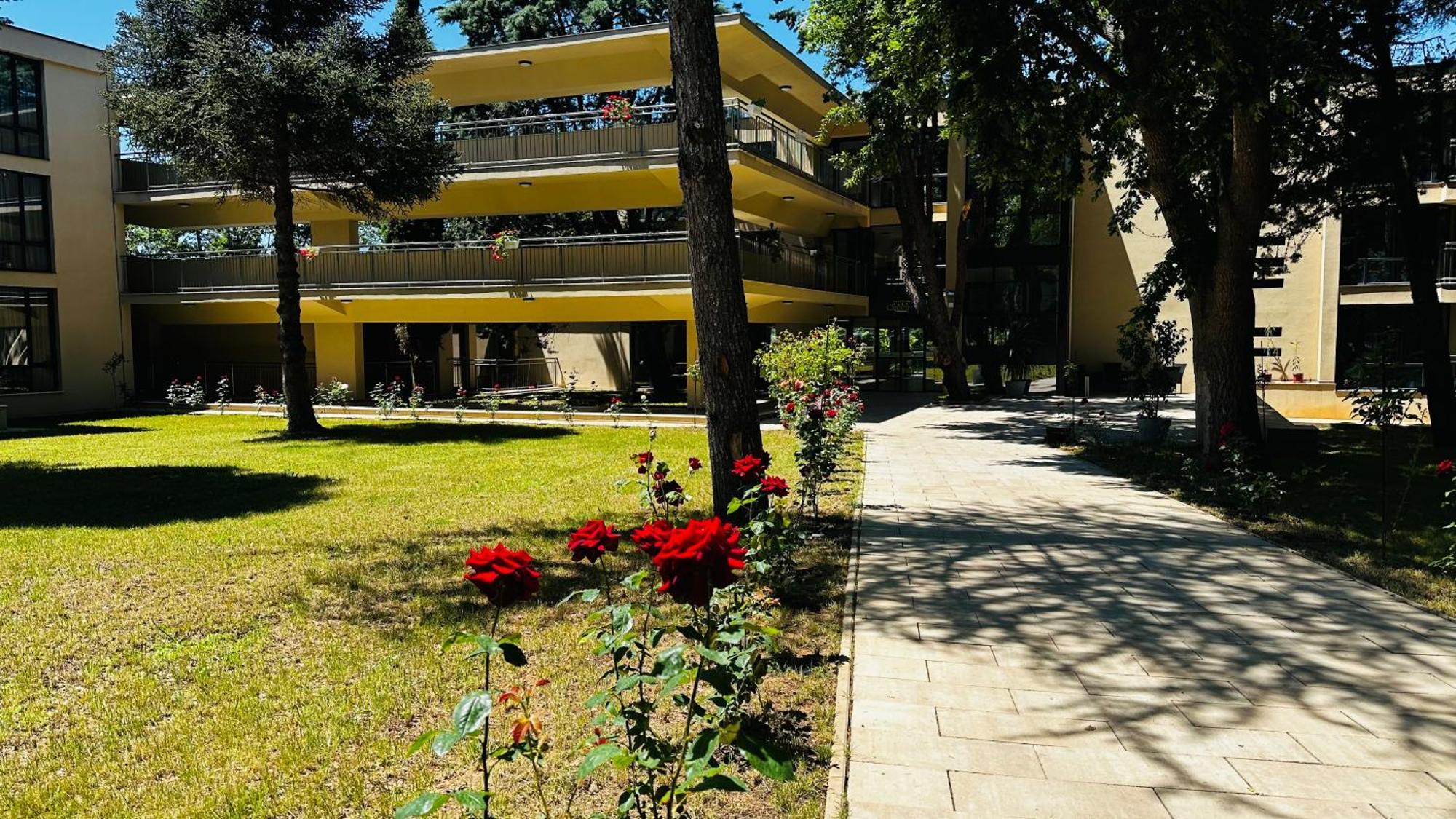 Queen Nelly Park Китен Экстерьер фото