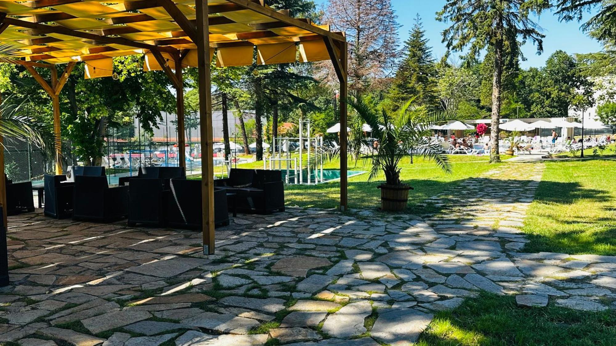 Queen Nelly Park Китен Экстерьер фото